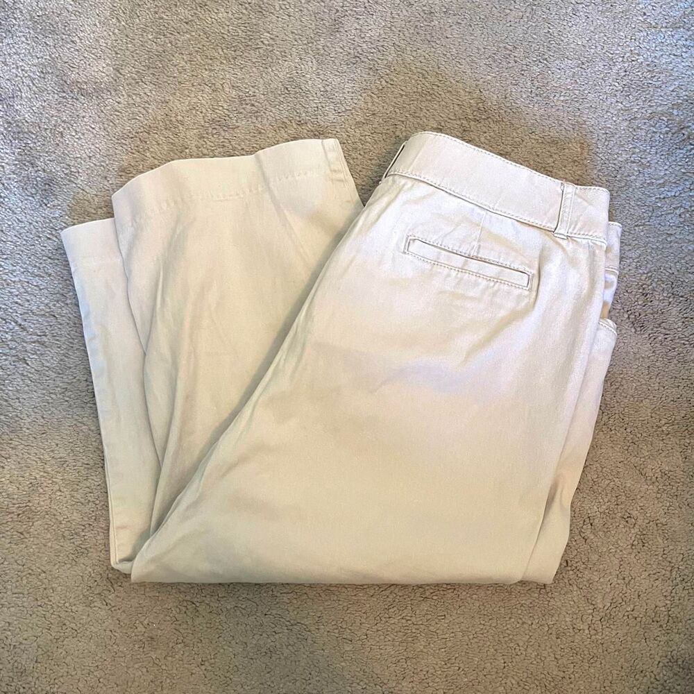 Croft & Barrow cream cotton chino capris - size 14